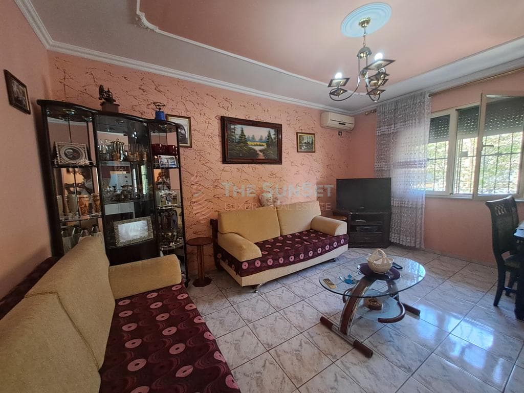 APARTAMENT ME QIRA 2+1 TE XHAMLLIKU 2