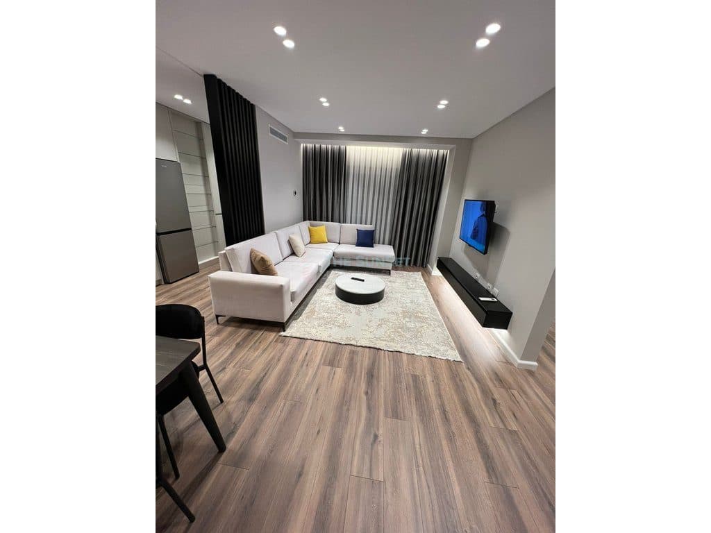 Apartament 2+1 për qira në zonën e Ish Fushës së Aviacionit