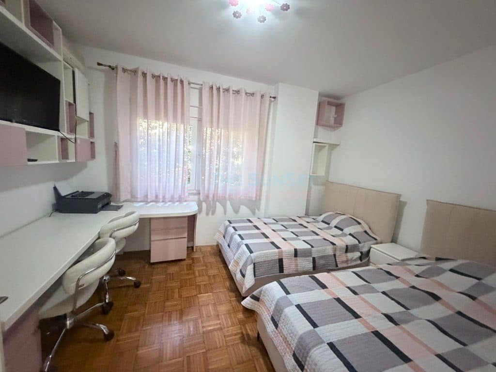 Apartament 2+1+2 për qira në Rrugën e Bogdanëve 3