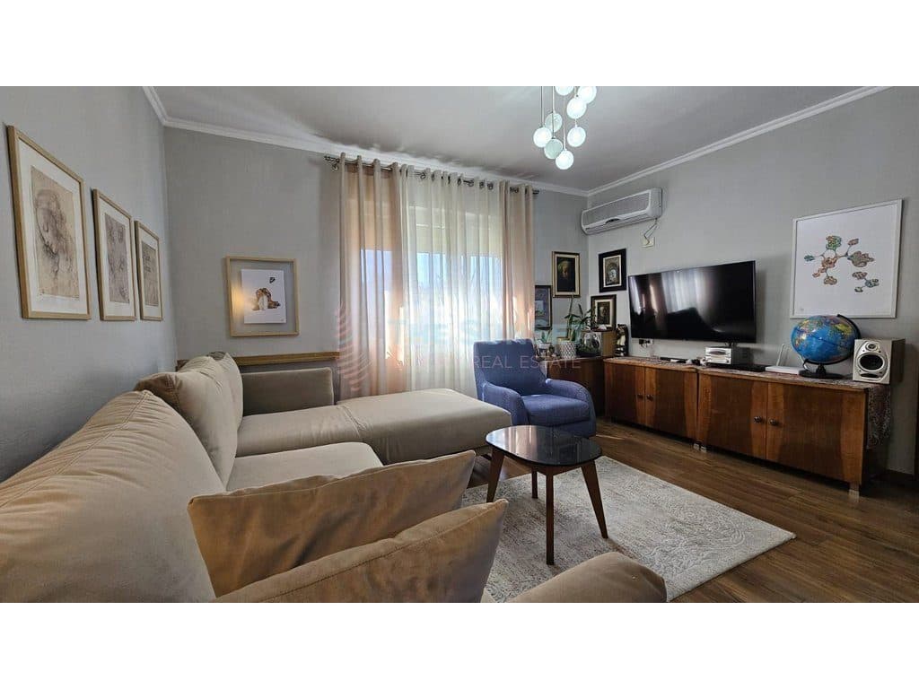 Apartament 1+1 për shitje në Rrugën Ali Demi 2