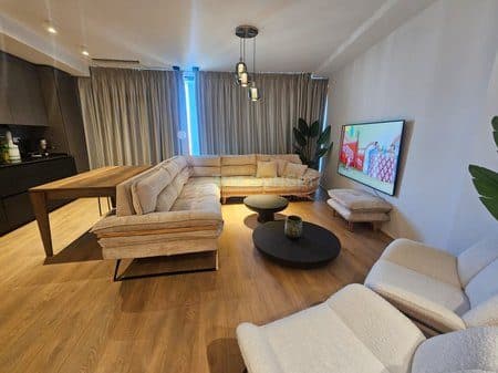 Apartament 2+1 për qira në kompleksin Lake View