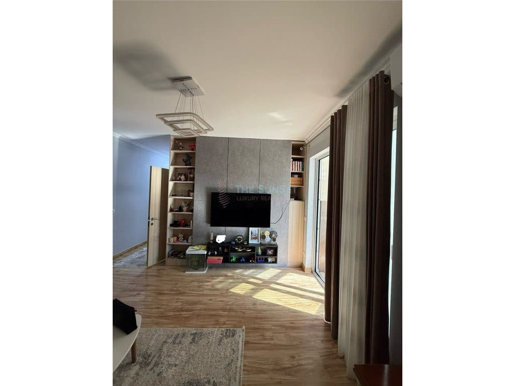 Apartament me Qira 3+1+2 në Bllokun e Ambasadorëve, Tiranë 2