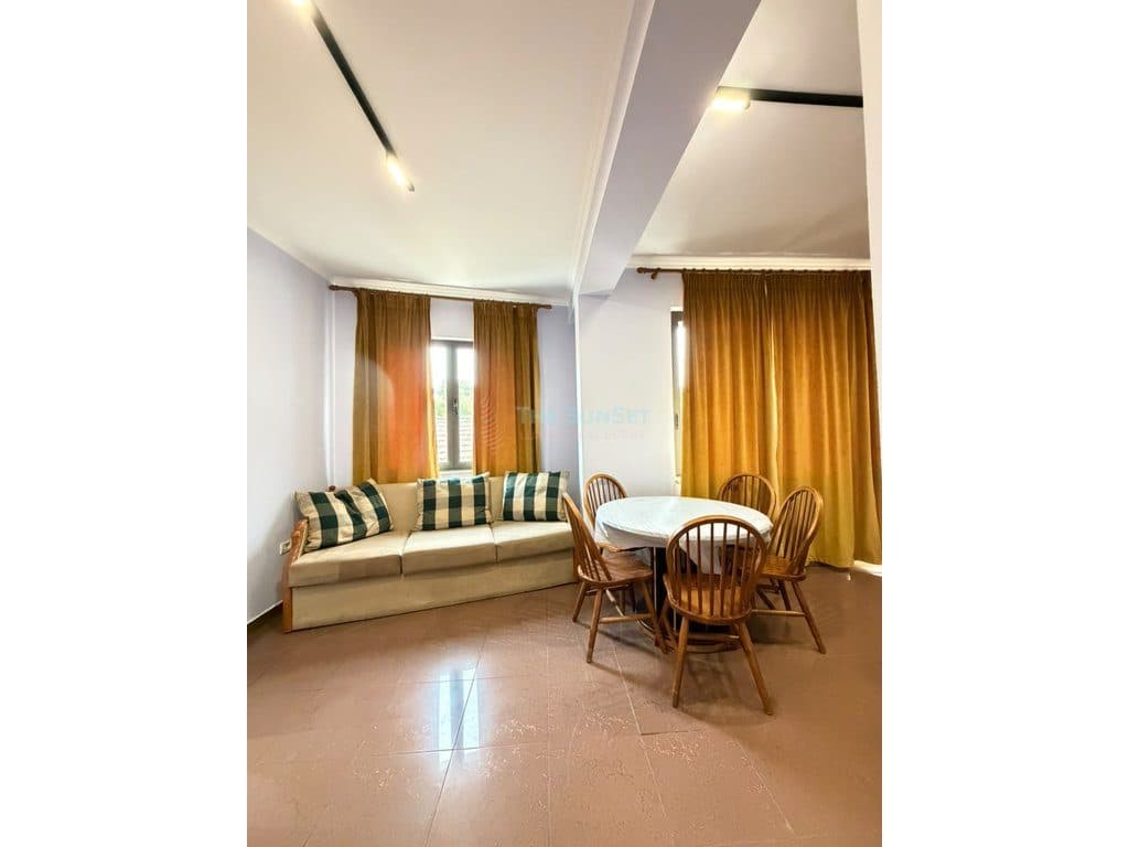 Apartament 1+1 për qira ditore te Pazari i Ri 4