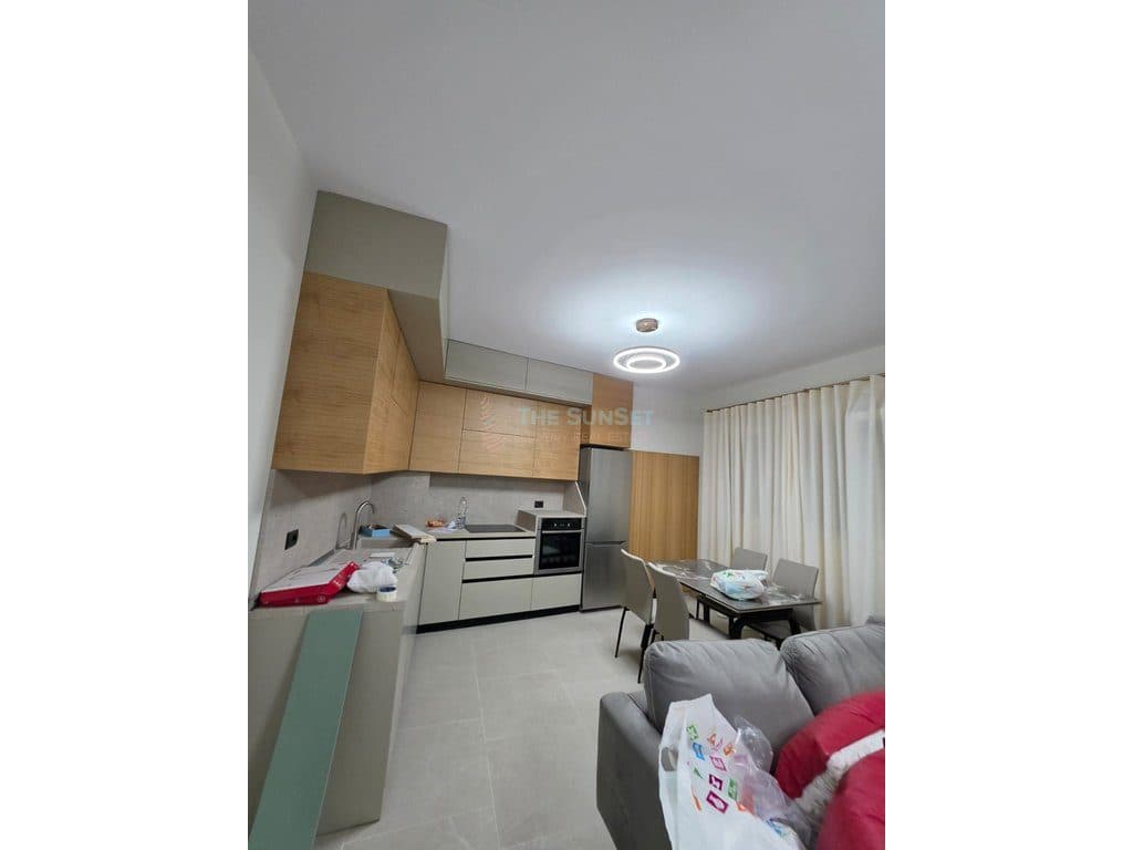 Apartament 1+1 për qira ditore te Pazari i Ri 3