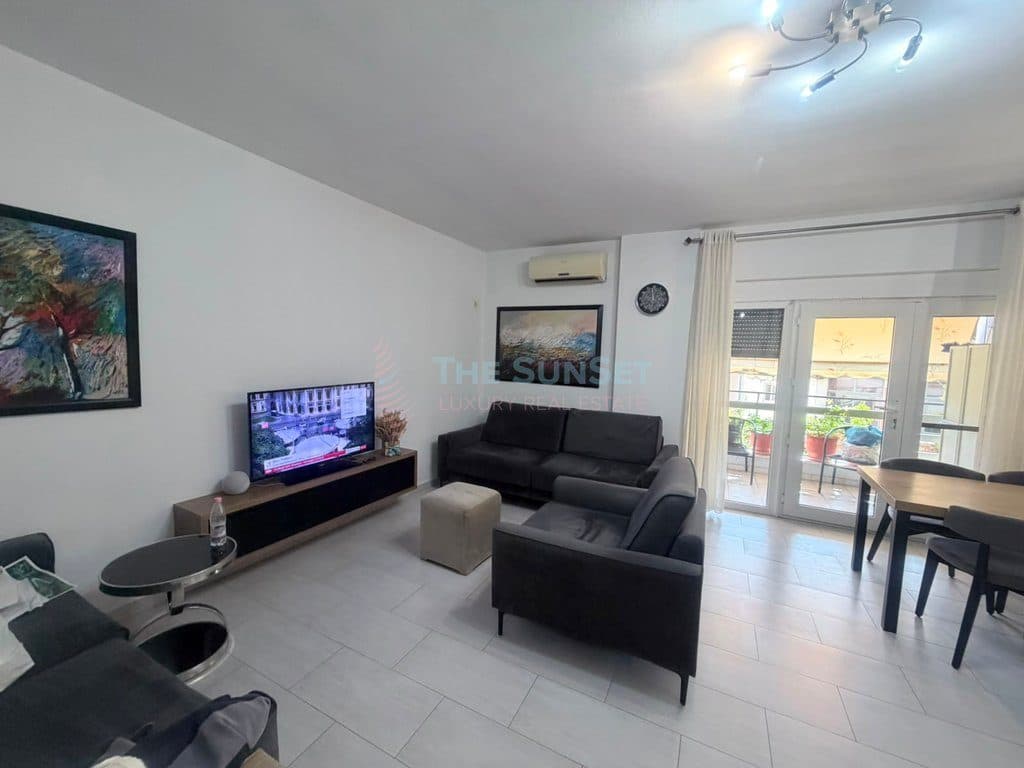 Apartament 2+1+2 për qira në Rrugën e Bogdanëve 2