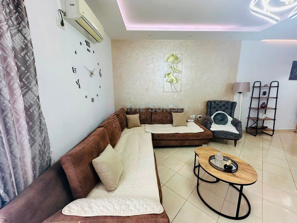 Apartament 2+1+2 për shitje pranë Spitalit Amerikan 3 4
