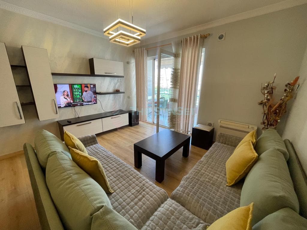 Apartament 2+1 për qira në Bllok 3