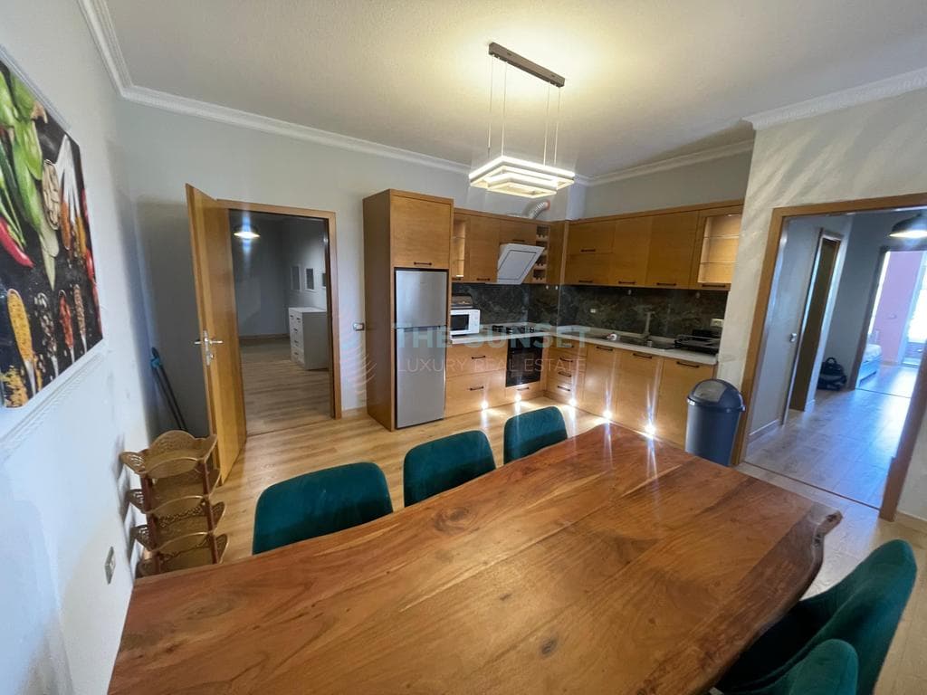 Apartament 2+1 për qira në Bllok 4