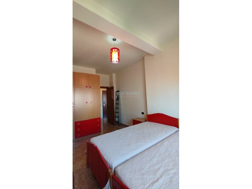 Apartament 1+1 për qira ditore te Pazari i Ri- Parkim i perfshire 2