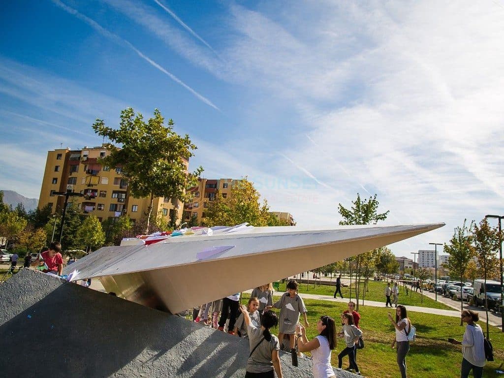Apartament 2+1 për qira në zonën e Ish Fushës së Aviacionit