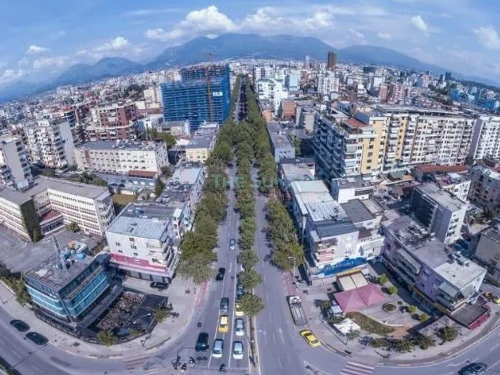 Njësi biznesi për shitje në Rrugën e Kavajës