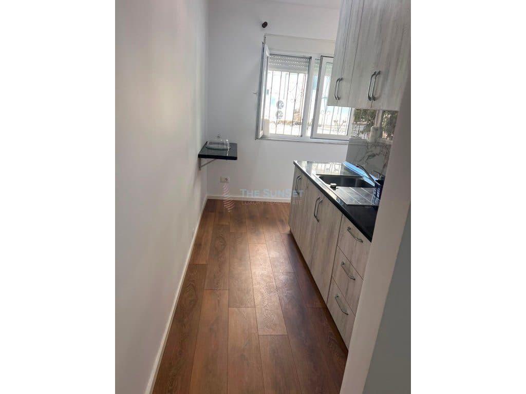 Apartament luksoz 2+1+2 për shitje në Bllokun Gintash 4