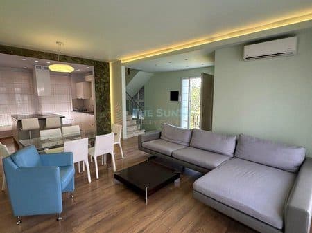 Vilë 4-katëshe për qira në rezidencën elitare White House