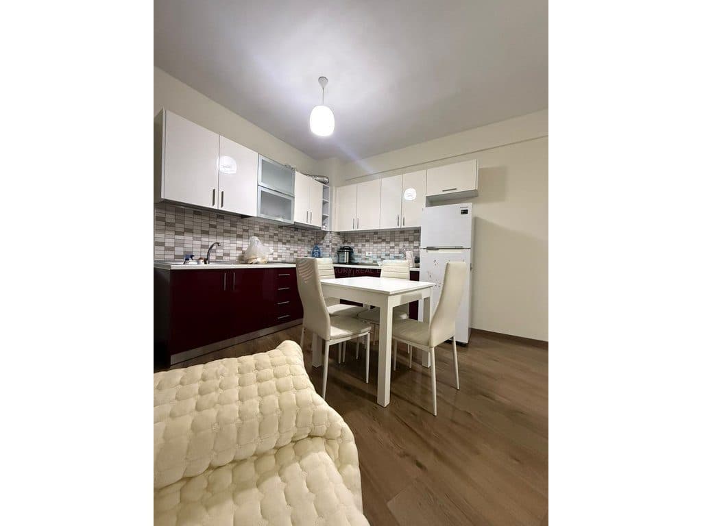 Apartament 2+1 për qira në zonën e Astirit 3