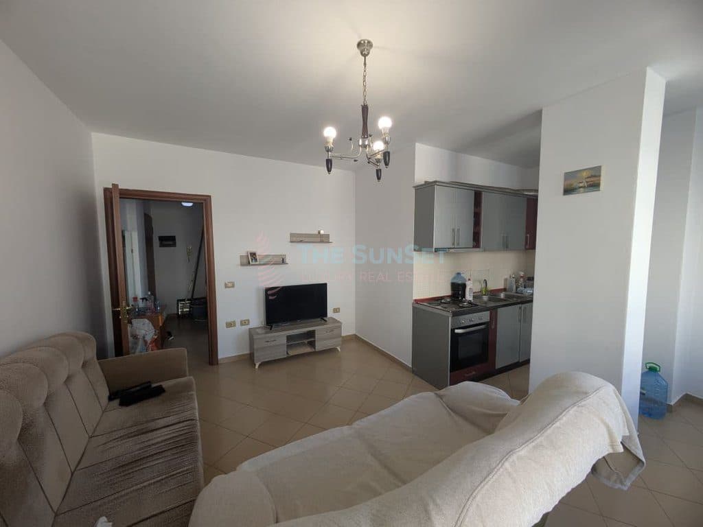 Apartament 1+1 për qira në Misto Mame