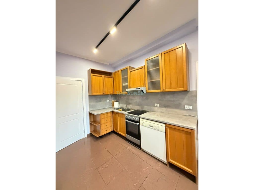 Apartament 1+1 për qira ditore te Pazari i Ri 3