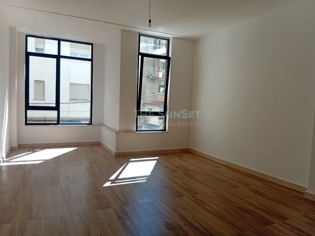 Studio për qira ditore pranë Downtown