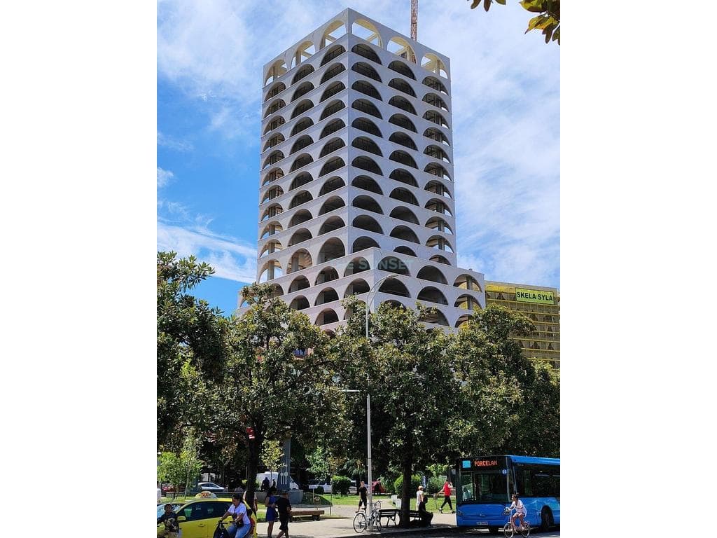 Apartament 1+1 për shitje te Pedonalja e Tiranës