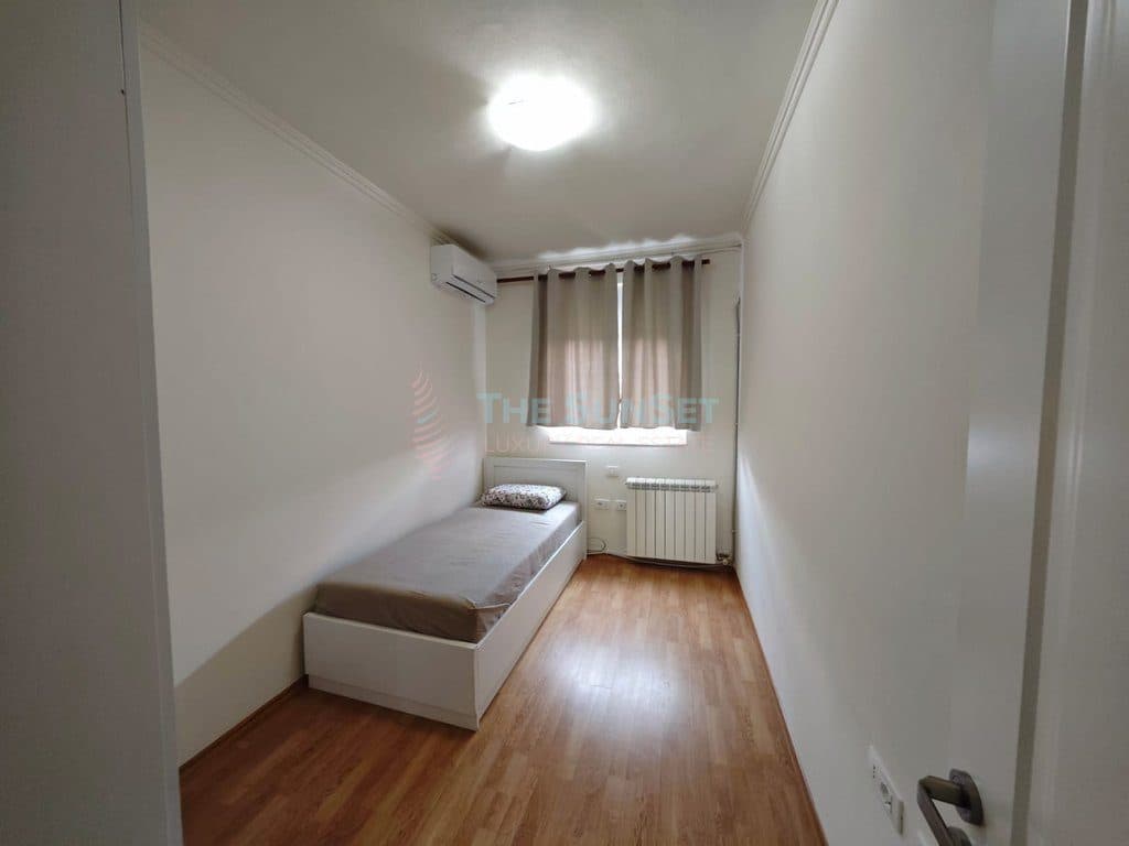 Vilë 4-katëshe për qira në rezidencën elitare White House