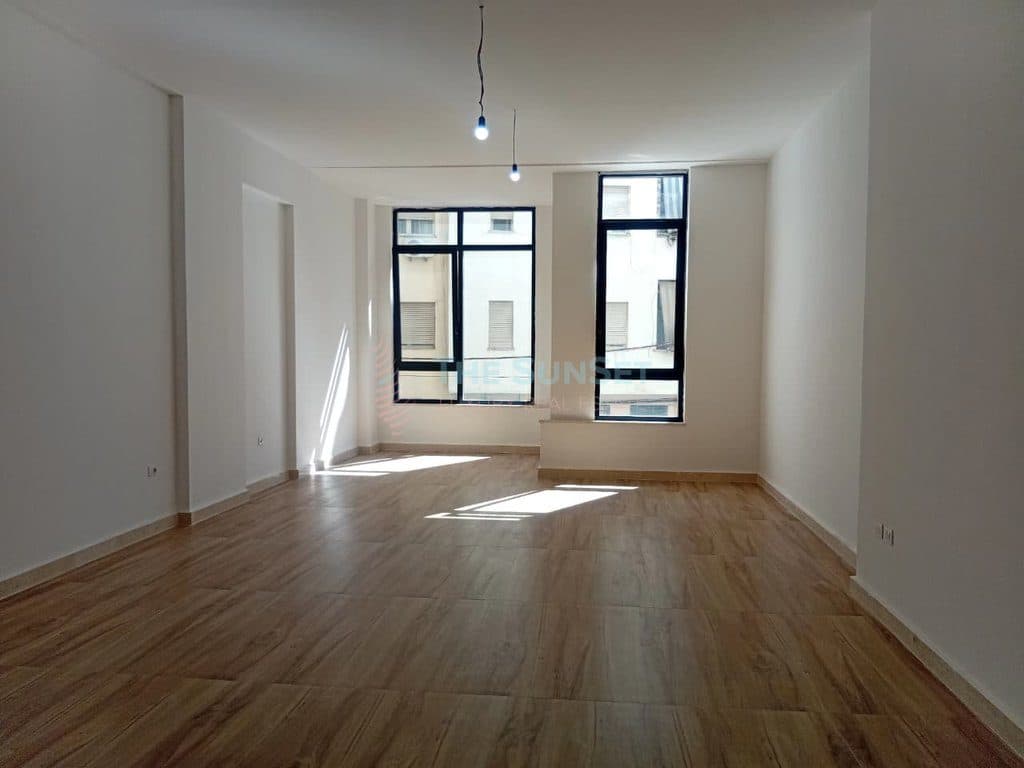 Studio për qira ditore pranë Downtown 2