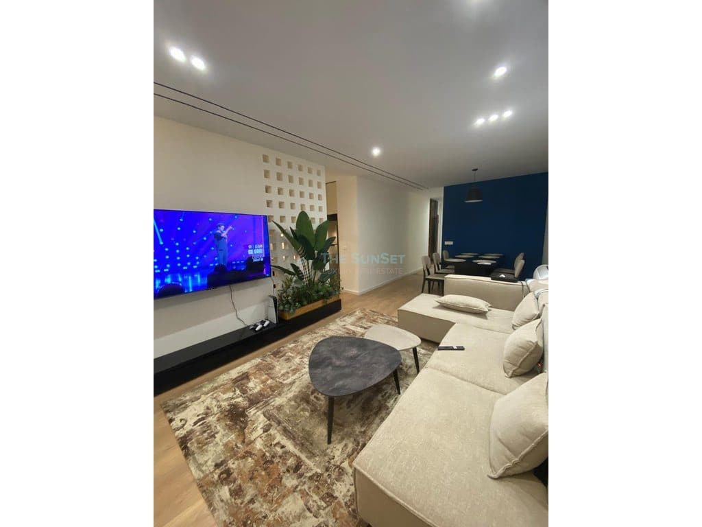 Apartament 2+1 për qira pranë Spitalit të Kafshëve