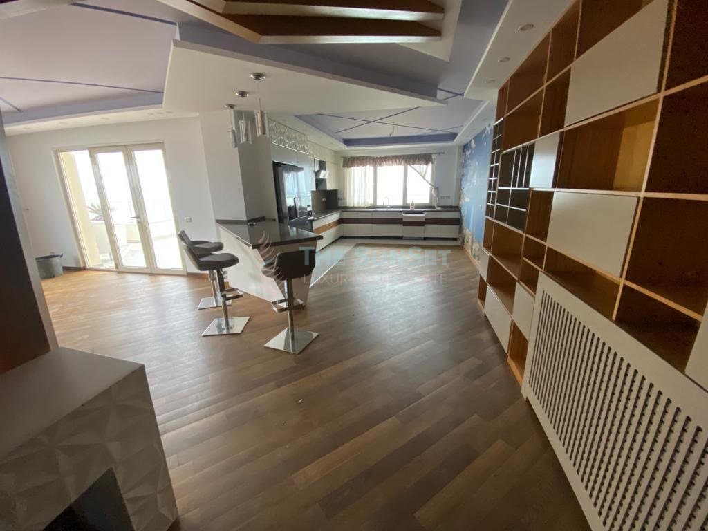 Penthouse për shitje