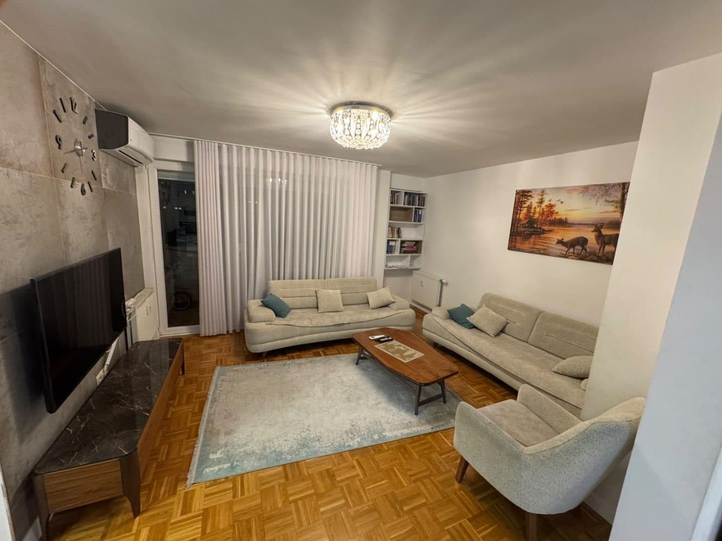 Banesë me Qira 90m² në Rrugën Muharrem 4