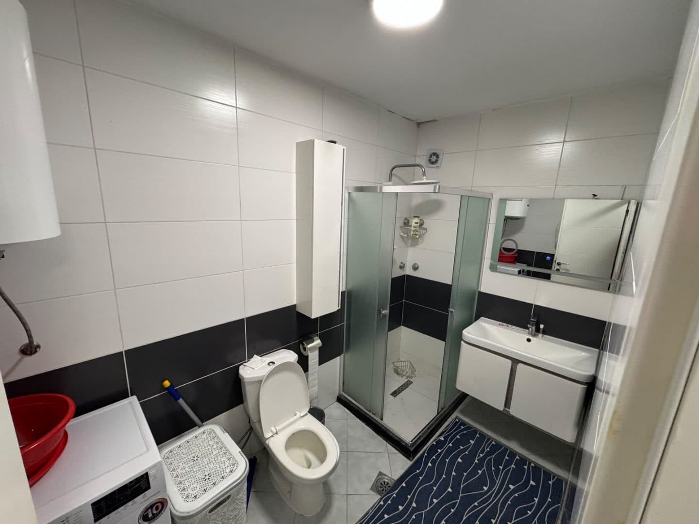 Banesë me Qira 90m² në Rrugën Muharrem 2
