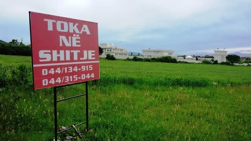 Shitet 1 Hektar Toke ne Mleqan/Kijeve