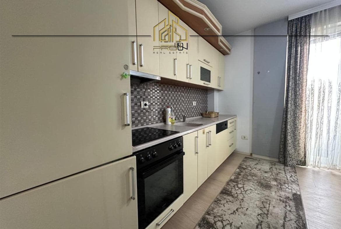 Banesë me qira – 4 Llullat 4