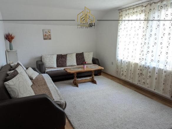 Kat shtëpie me qira – Mati 1