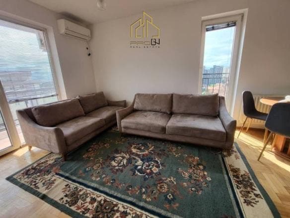 Banesë me qira – Kalabri (Emshir)