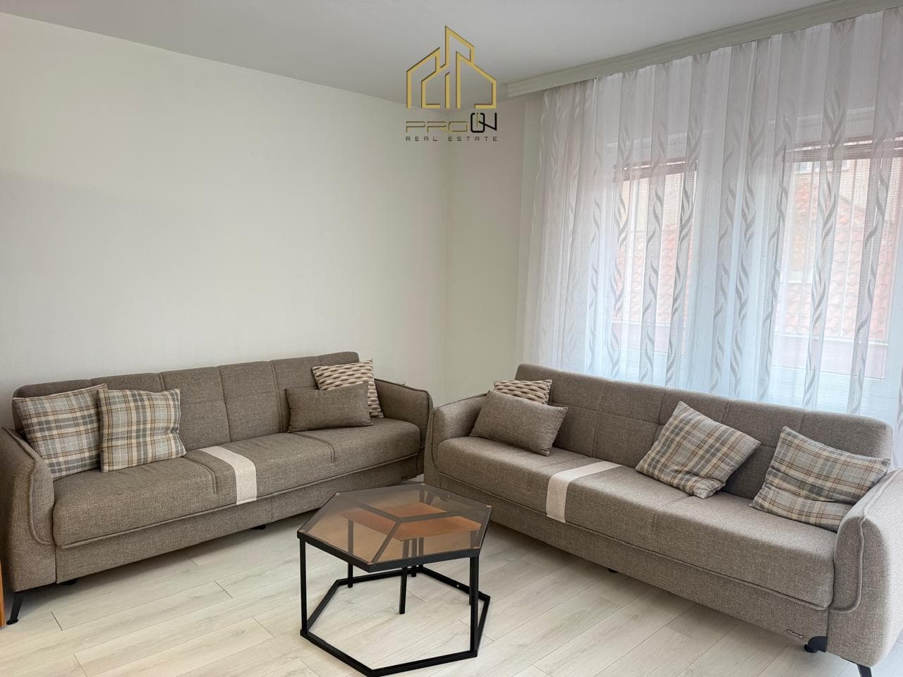Banesë me qira – 4 Llullat 2