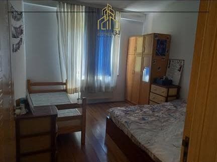 Banesë me qira – 4 Llullat 4