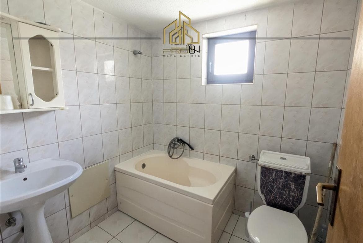 Kat shtëpie me qira – Mati 1