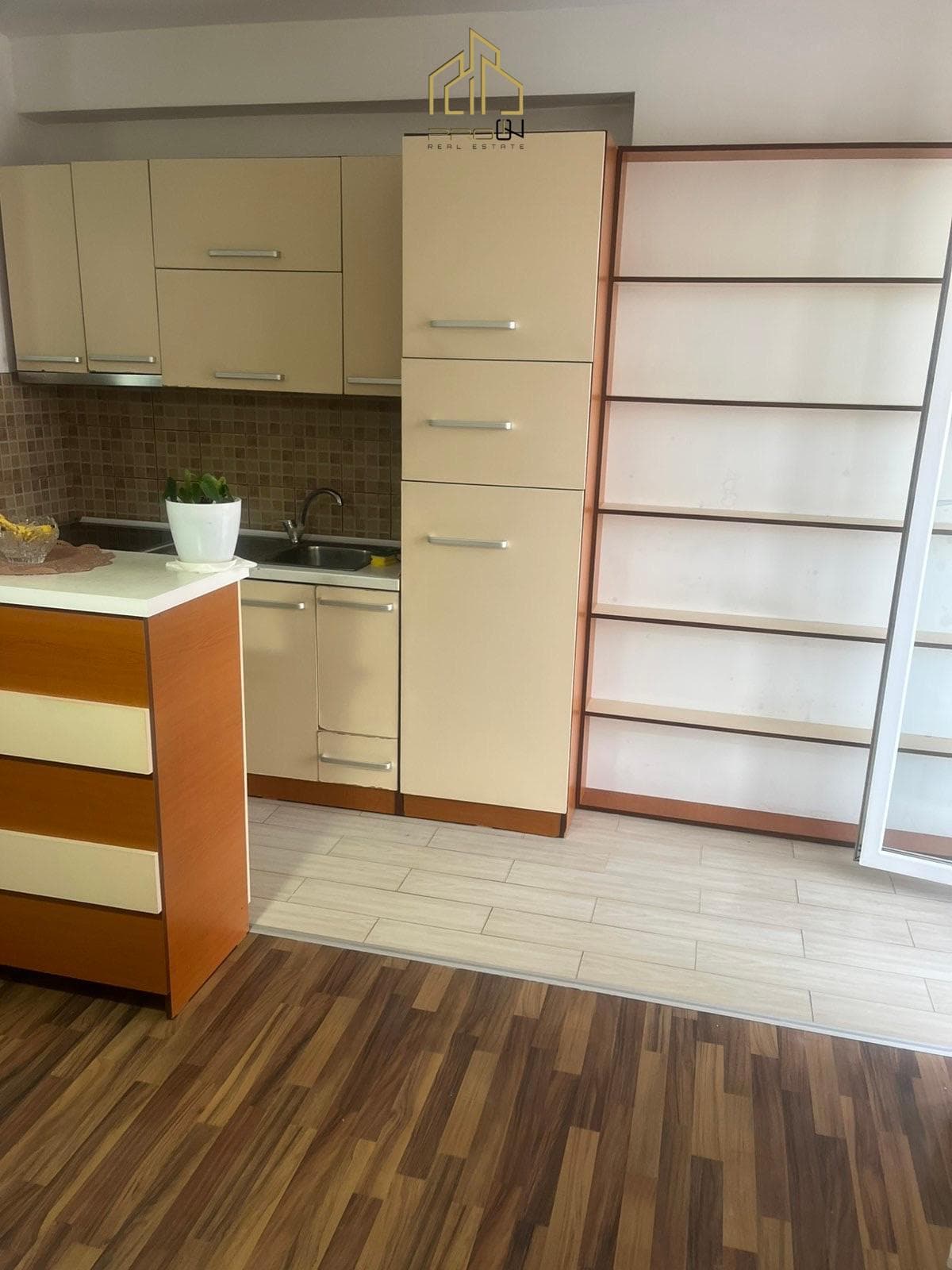 Banesë me qira – Mati 1 4