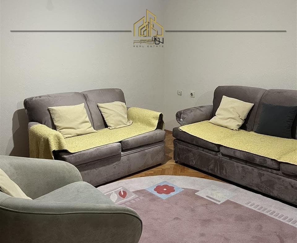 Kat shtëpie me qira – Tophane 3