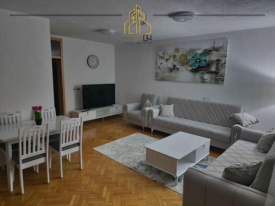 Kat shtëpie me qira – Rruga C 2