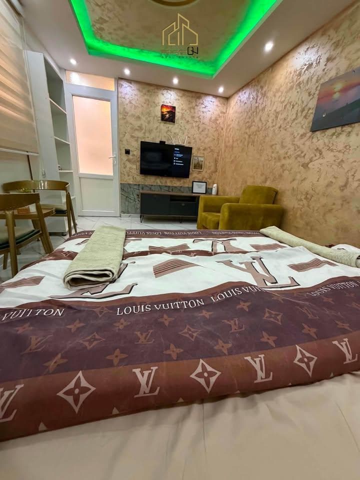 Garsoniere me qira – Qendër 3