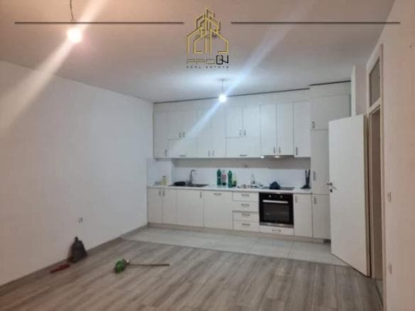 Banesë / Zyre me qira – Rruga B