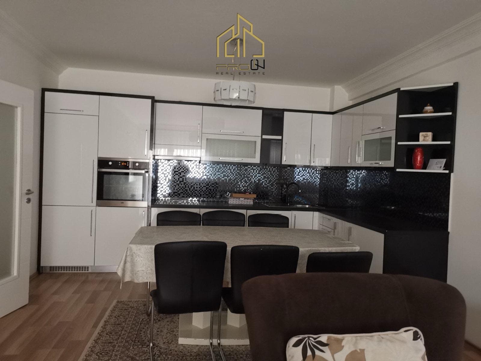Banesë me qira – Mati 1 4