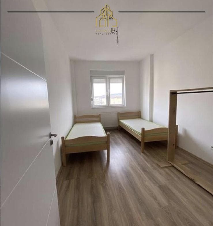 Banesë me qira – Mati 1 4