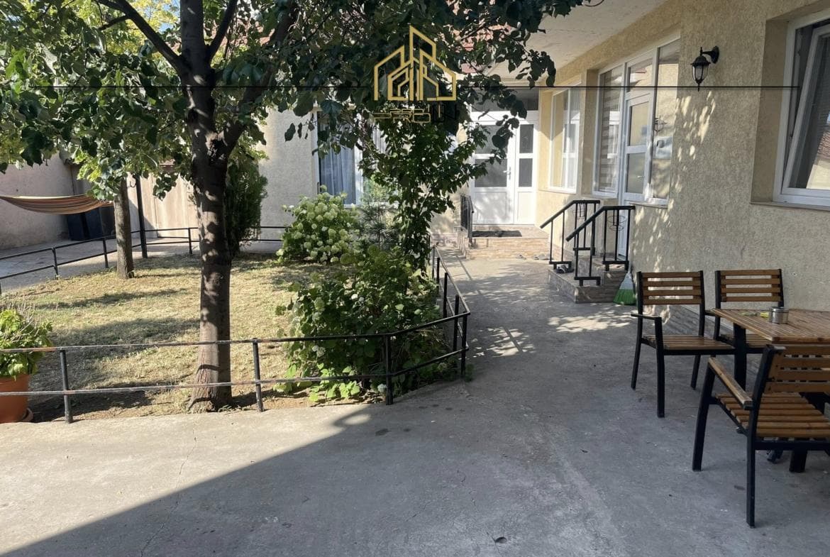 Shtëpi me qira – Qendër 2