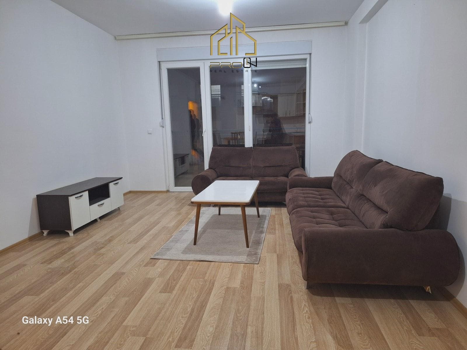 Banesë me qira – Mati 1 2