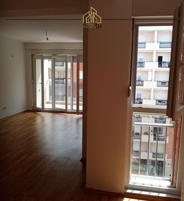 Banesë me qira – Mati 1 2