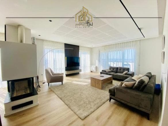 Penthouse me qira – Bregu i Diellit