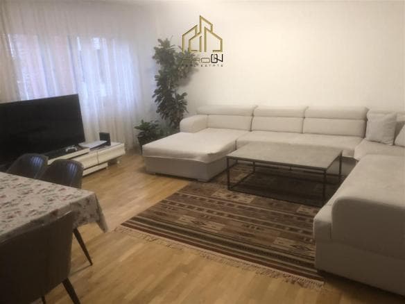 Banesë me qira – Mati 1