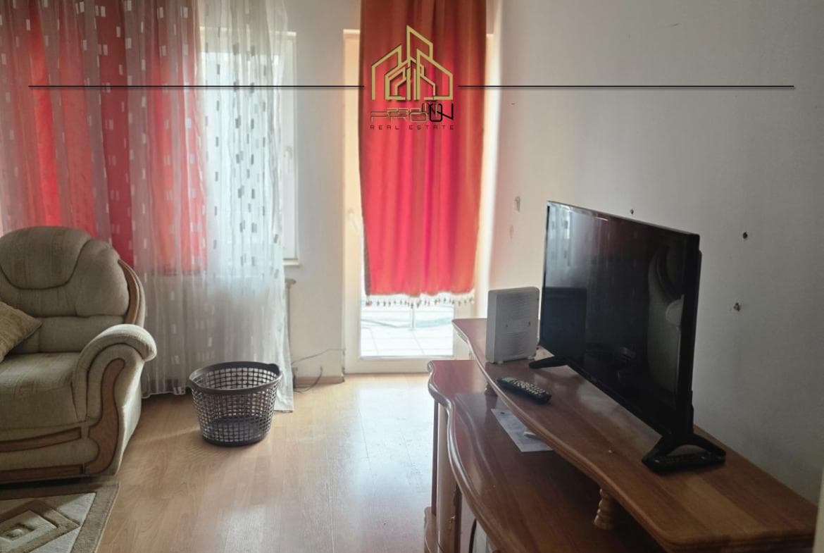 Kat shtëpie me qira – Qendër 3