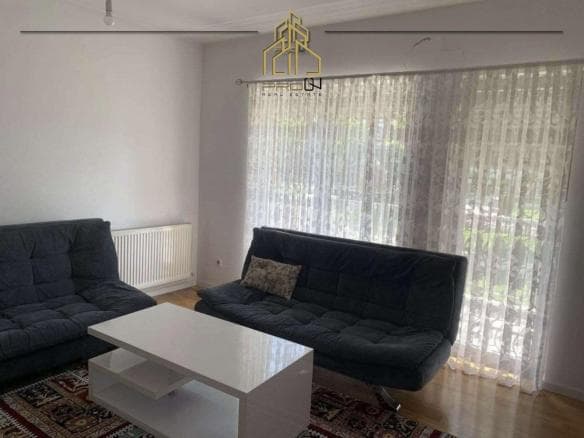 Banesë me qira – Kalabri (Emshir)