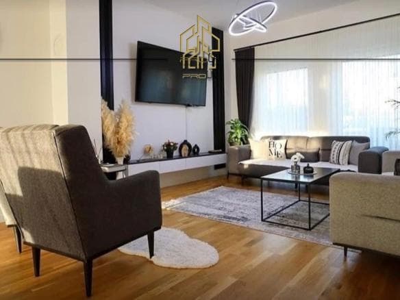 Shtëpi me Qira – Royal Green Residence, Zllatar